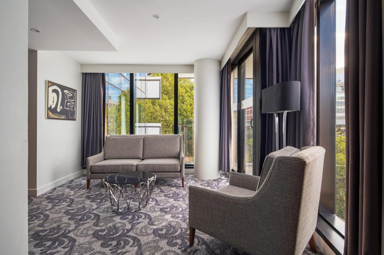 Sheraton Melbourne Hotel Kültér fotó A suite at the hotel