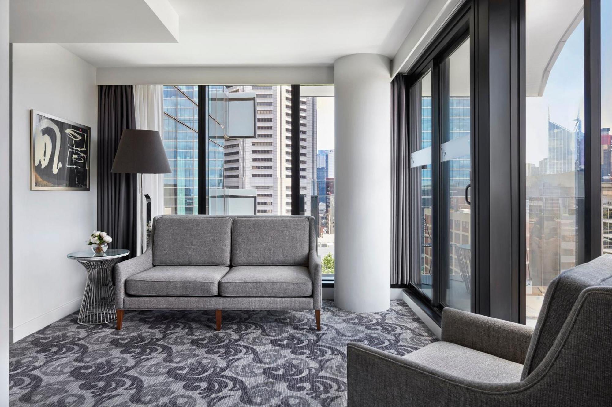 Sheraton Melbourne Hotel Kültér fotó A living room in a typical apartment